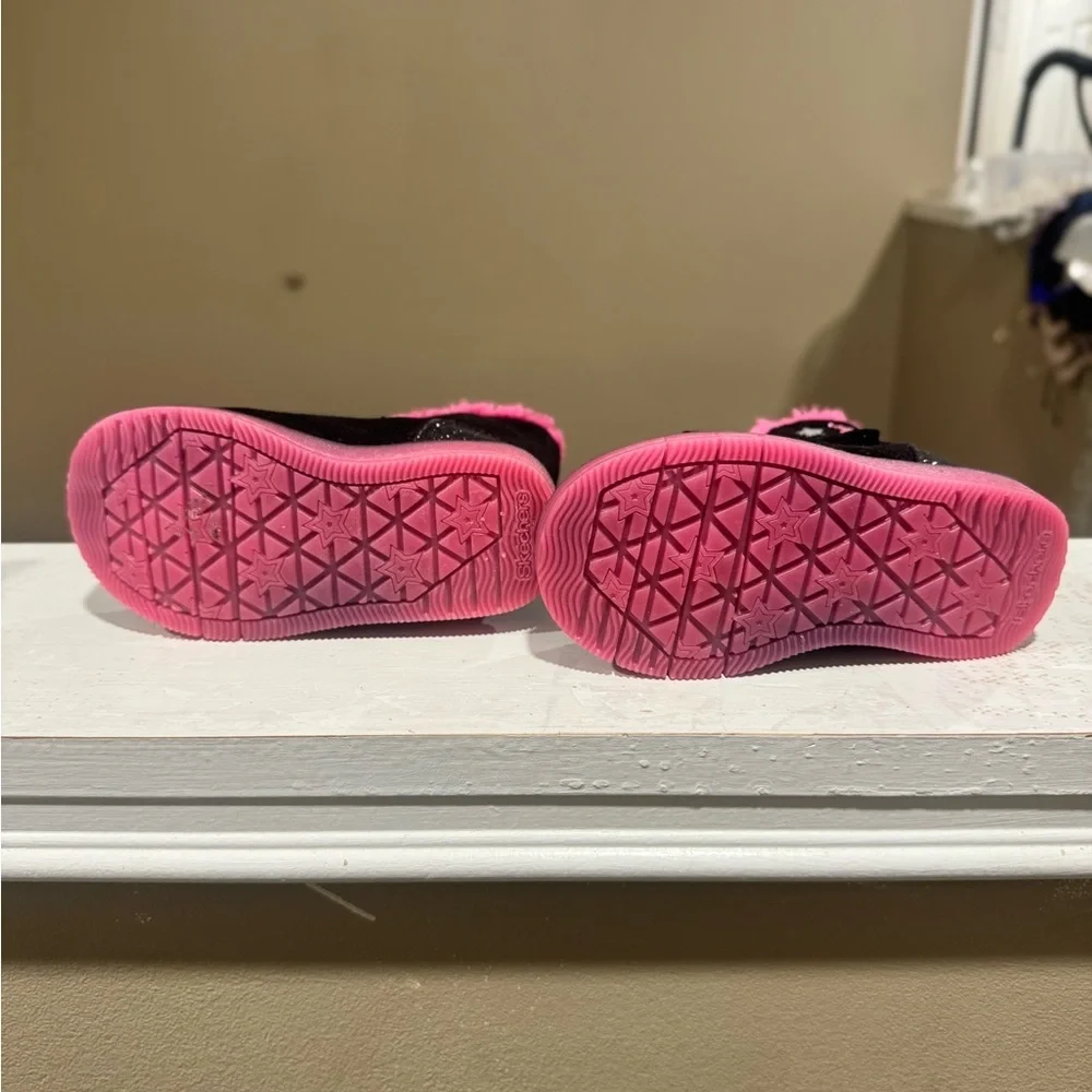 Skechers Twinkle Toes Black with Hot Pink Faux Fur & Stud Accents Kids Boots NEW